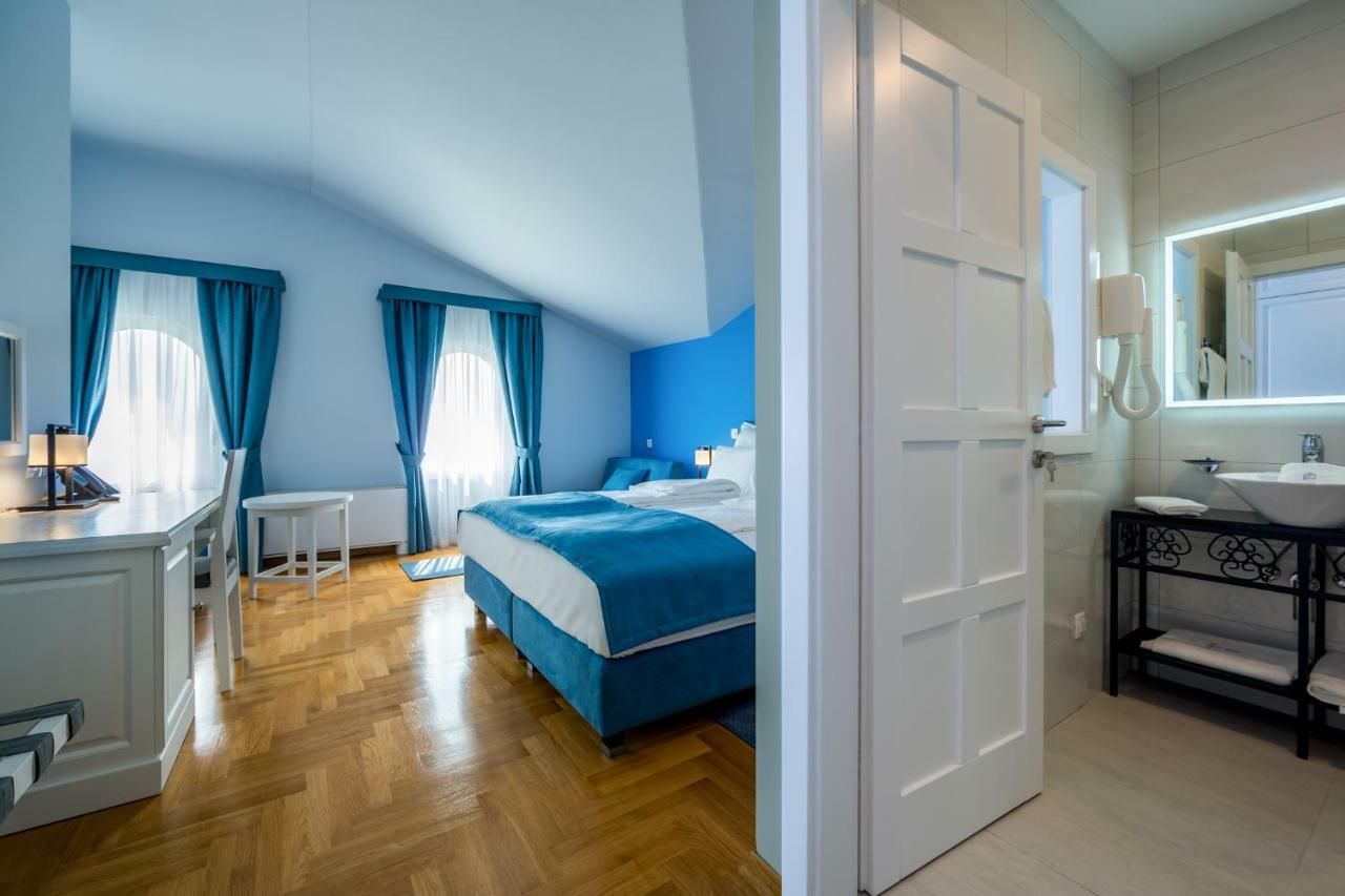 Hotel Domino Opatija Bagian luar foto