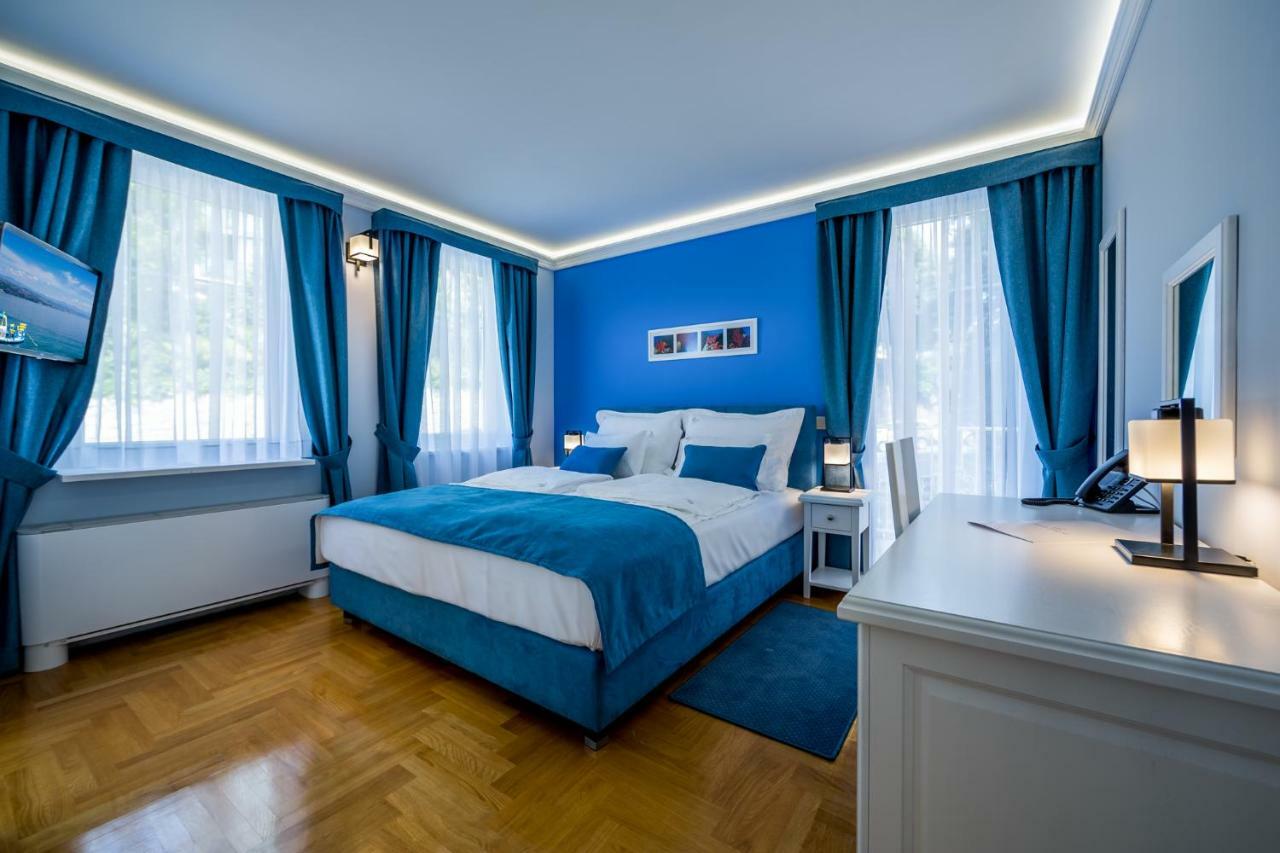 Hotel Domino Opatija Bagian luar foto