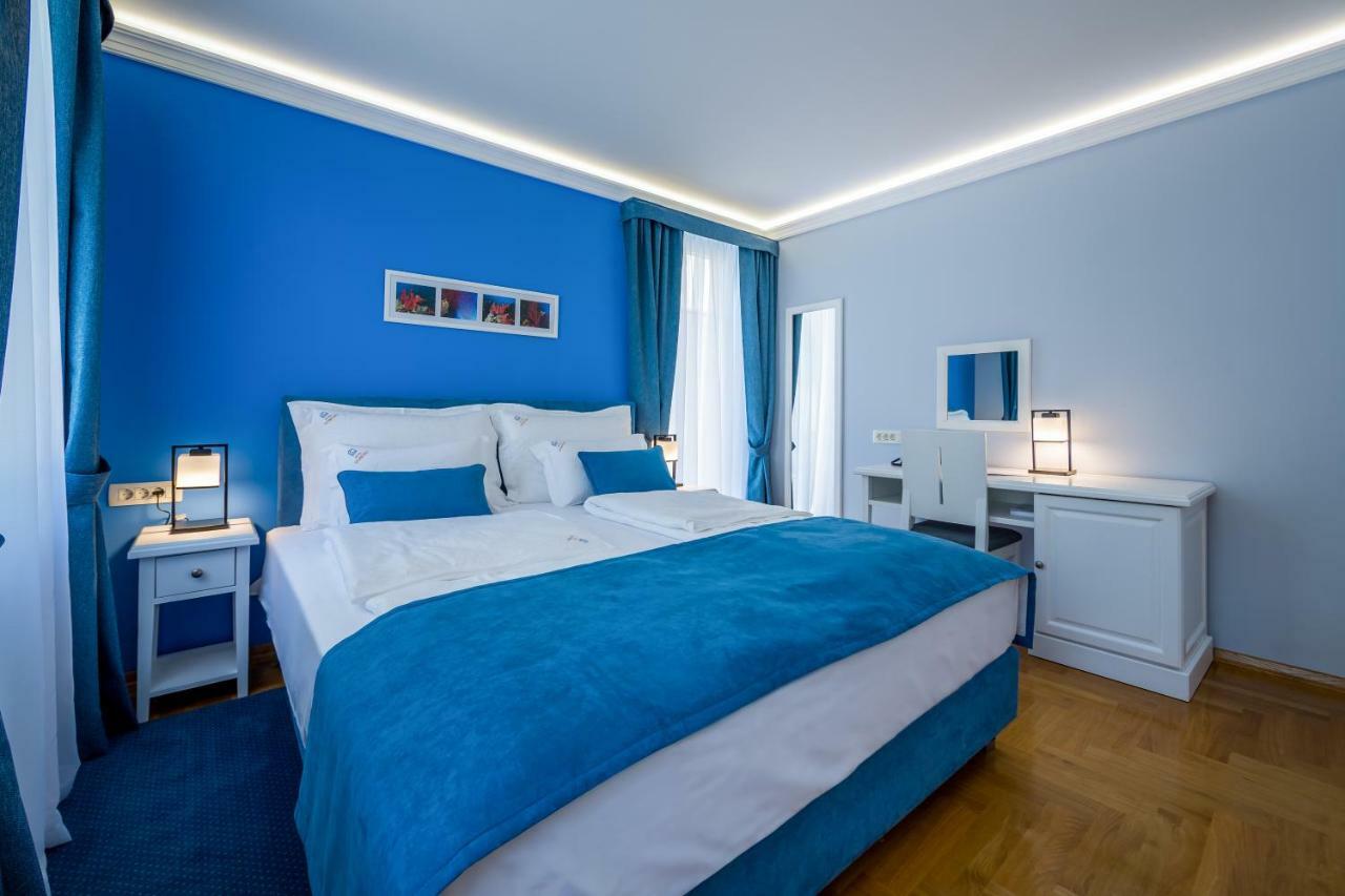 Hotel Domino Opatija Bagian luar foto