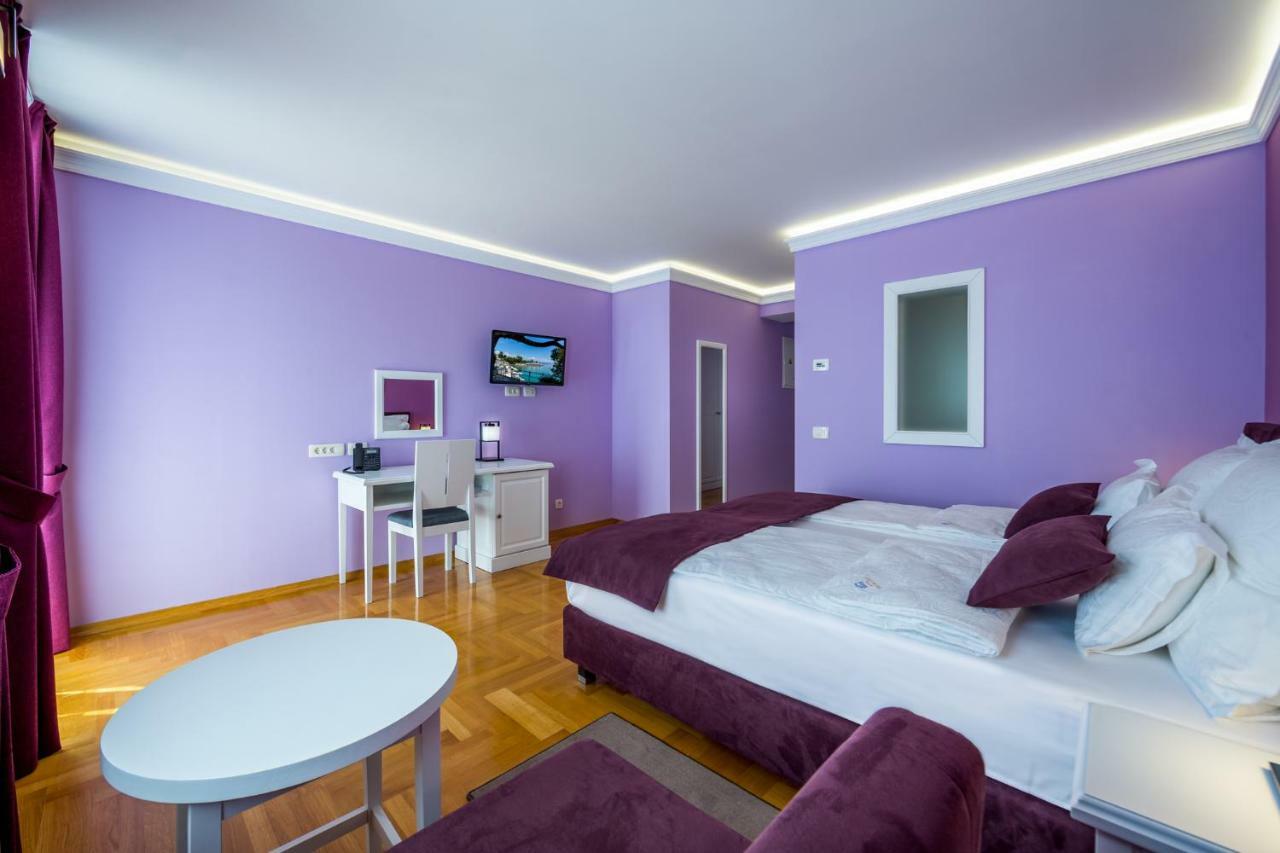 Hotel Domino Opatija Bagian luar foto