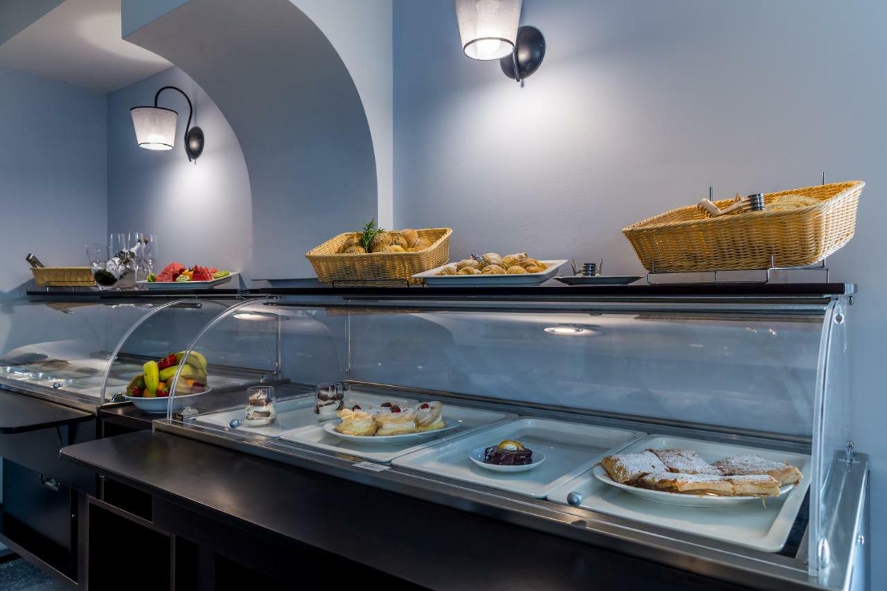 Hotel Domino Opatija Bagian luar foto